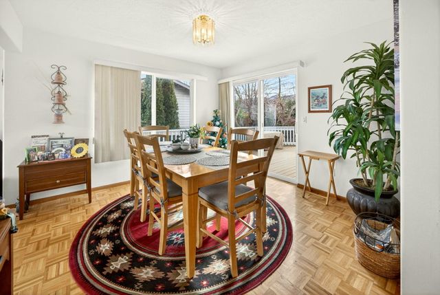 1087 Oak Knoll Drive, Ashland, OR 97520