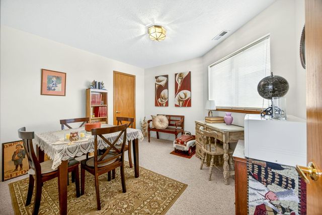 1087 Oak Knoll Drive, Ashland, OR 97520