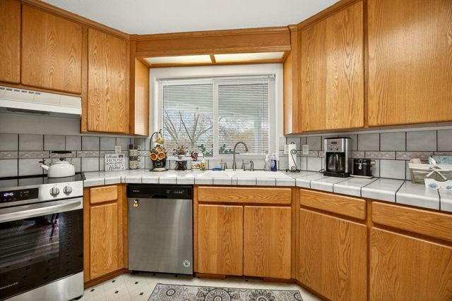 1087 Oak Knoll Drive, Ashland, OR 97520