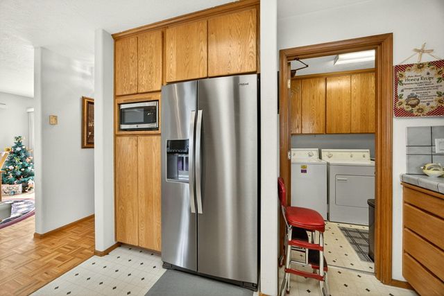 1087 Oak Knoll Drive, Ashland, OR 97520