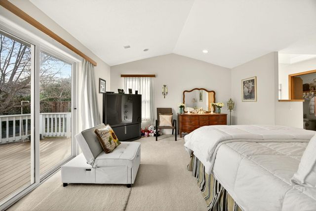 1087 Oak Knoll Drive, Ashland, OR 97520