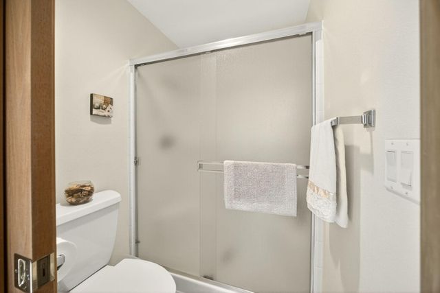 1087 Oak Knoll Drive, Ashland, OR 97520