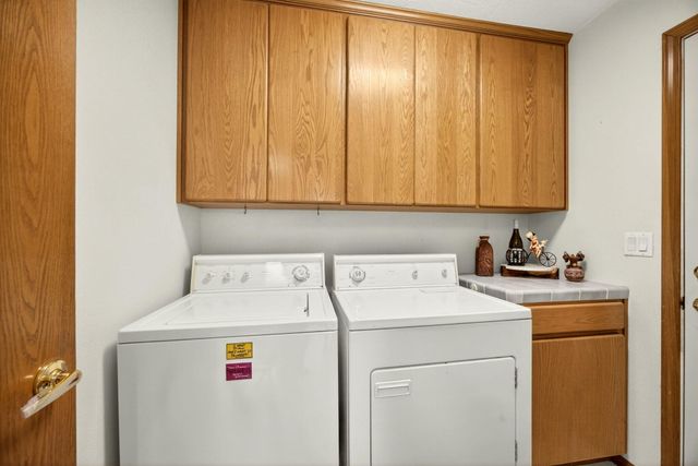 1087 Oak Knoll Drive, Ashland, OR 97520