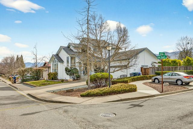 1087 Oak Knoll Drive, Ashland, OR 97520
