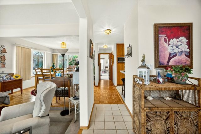 1087 Oak Knoll Drive, Ashland, OR 97520