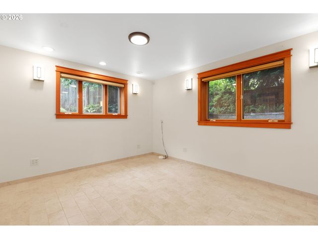 1221 Se REX St, Portland, OR 97202