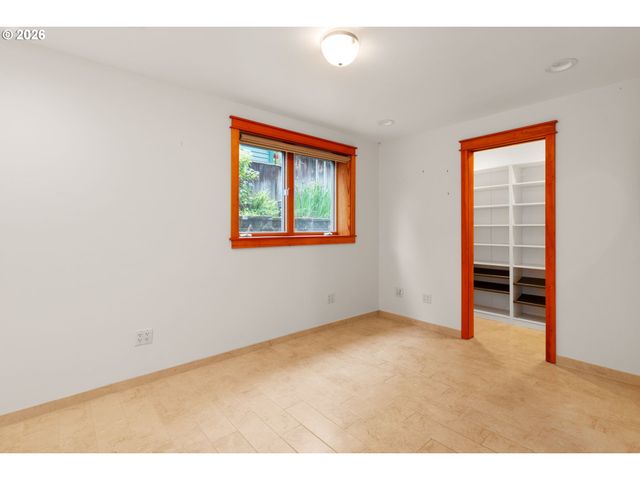 1221 Se REX St, Portland, OR 97202