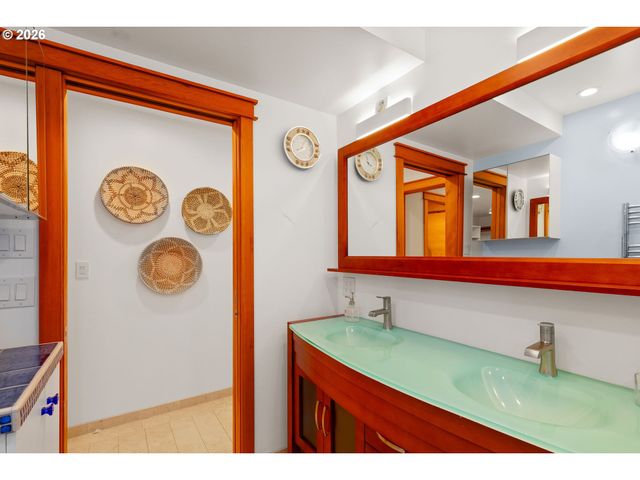 1221 Se REX St, Portland, OR 97202