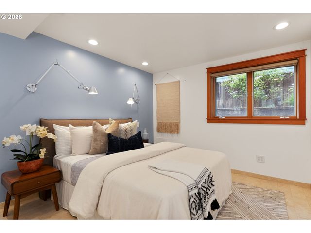 1221 Se REX St, Portland, OR 97202