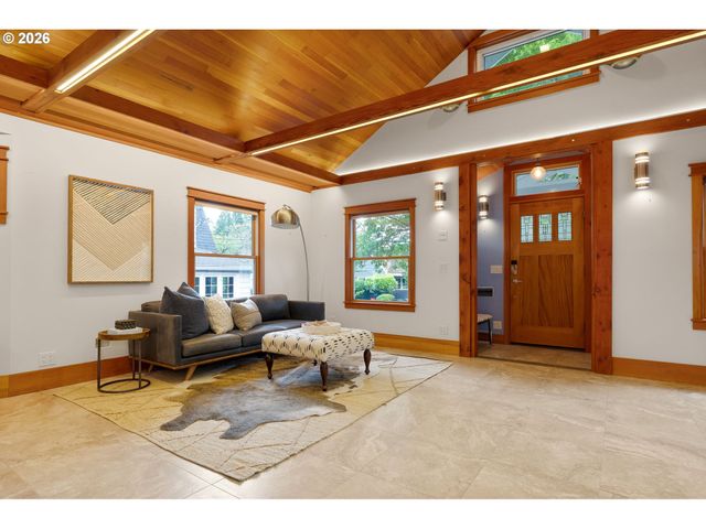 1221 Se REX St, Portland, OR 97202