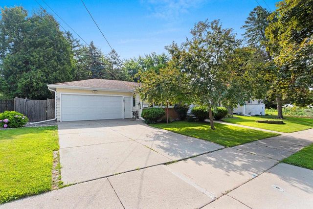 1312 N VIOLA STREET, Appleton, WI 54911