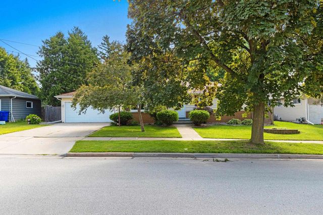 1312 N VIOLA STREET, Appleton, WI 54911
