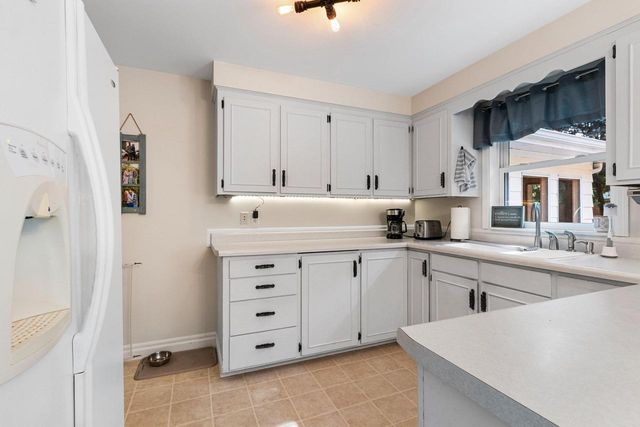 1312 N VIOLA STREET, Appleton, WI 54911
