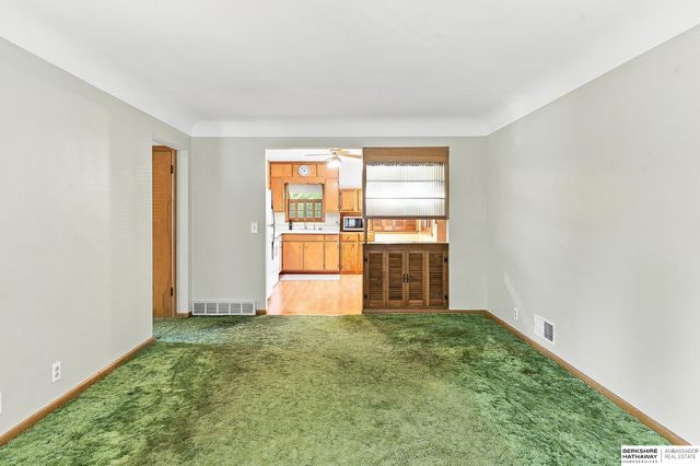 2624 N 70th Avenue, Omaha, NE 68104