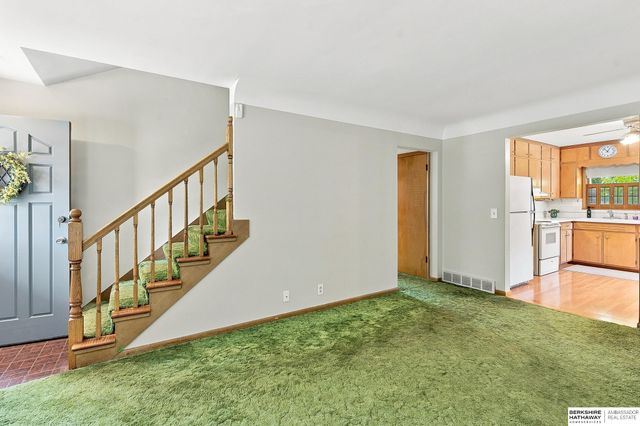 2624 N 70th Avenue, Omaha, NE 68104