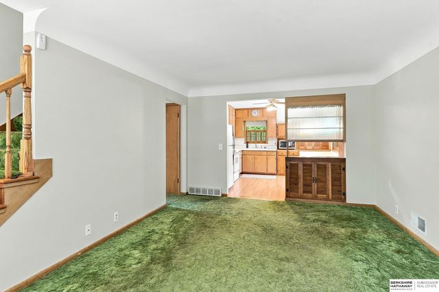 2624 N 70th Avenue, Omaha, NE 68104