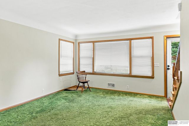 2624 N 70th Avenue, Omaha, NE 68104