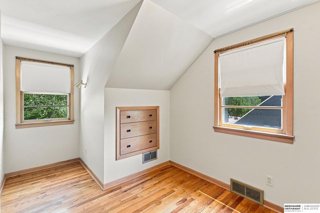 2624 N 70th Avenue, Omaha, NE 68104