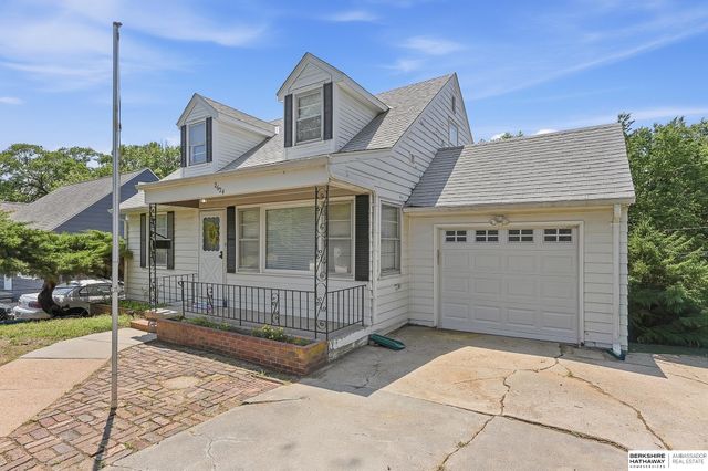 2624 N 70th Avenue, Omaha, NE 68104