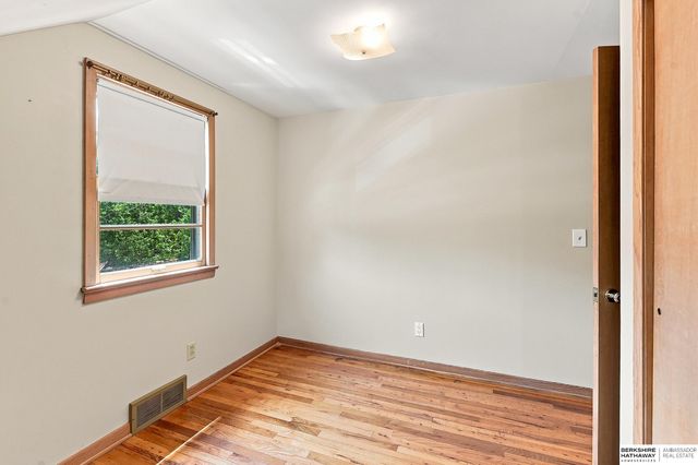 2624 N 70th Avenue, Omaha, NE 68104