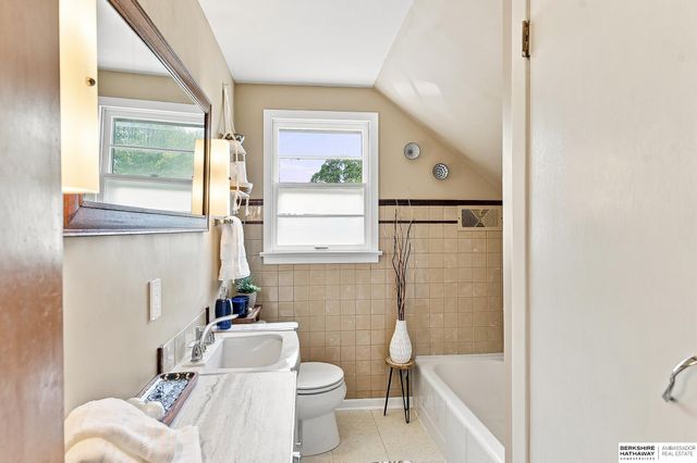2624 N 70th Avenue, Omaha, NE 68104