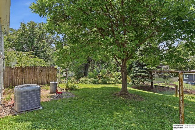 2624 N 70th Avenue, Omaha, NE 68104