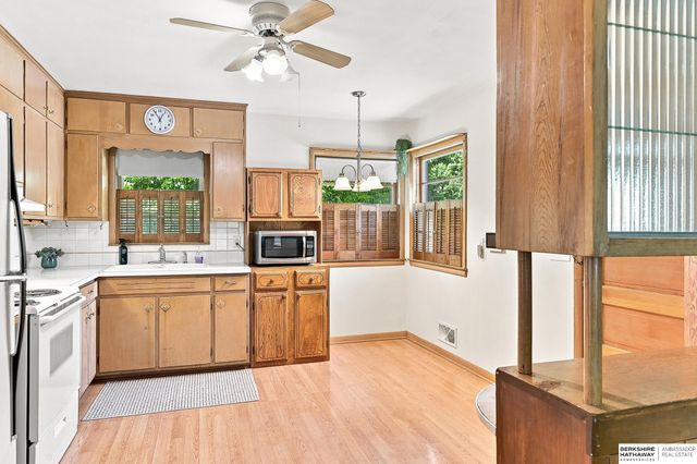 2624 N 70th Avenue, Omaha, NE 68104