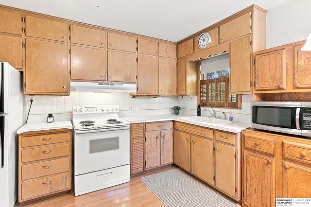 2624 N 70th Avenue, Omaha, NE 68104