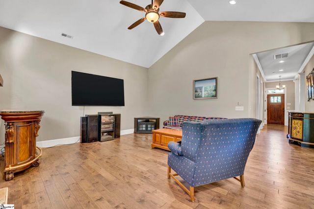 118 Upper Lake Drive, Easley, SC 29640