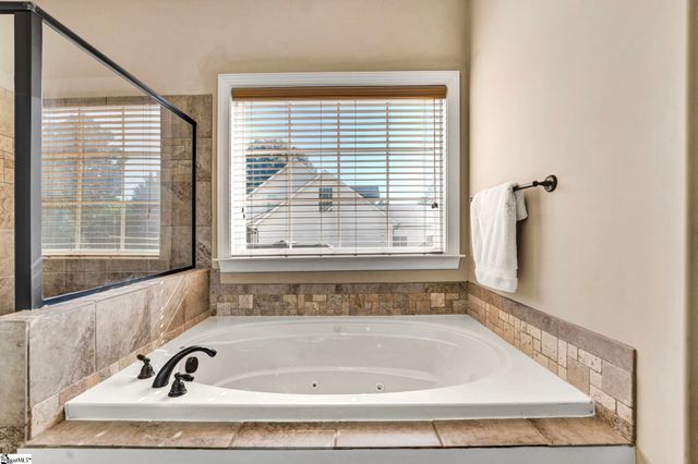 118 Upper Lake Drive, Easley, SC 29640