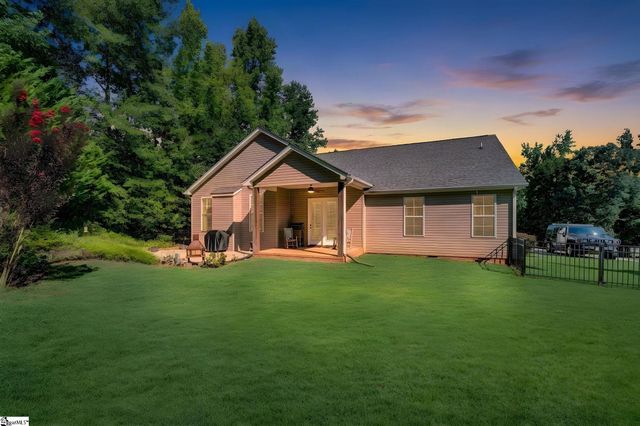 118 Upper Lake Drive, Easley, SC 29640
