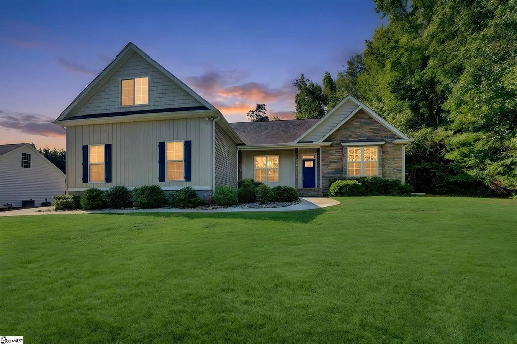 118 Upper Lake Drive, Easley, SC 29640