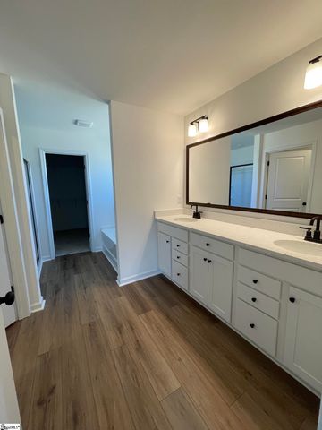 20 Gateway Drive, Central, SC 29630