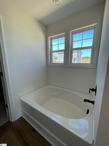 20 Gateway Drive, Central, SC 29630