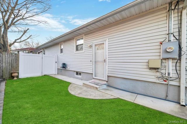 1810 N Jerusalem Road, North Bellmore, NY 11710