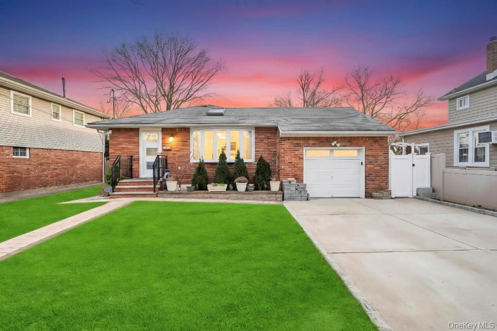 1810 N Jerusalem Road, North Bellmore, NY 11710