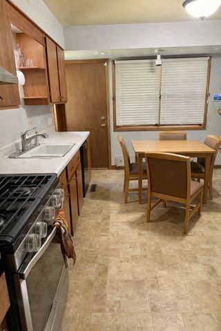 2107 Ohio Parkway, Rockford, IL 61108