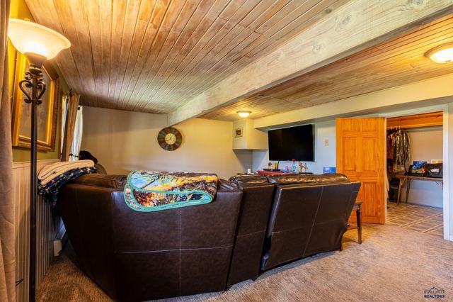 111 W PINE STREET, Spearfish, SD 57783