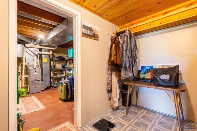 111 W PINE STREET, Spearfish, SD 57783