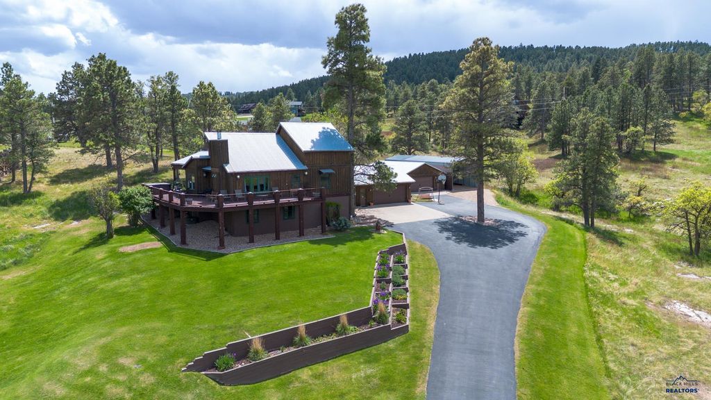 111 W PINE STREET, Spearfish, SD 57783