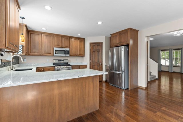 2876 CHRYSTELLA DRIVE, Menasha, WI 54952