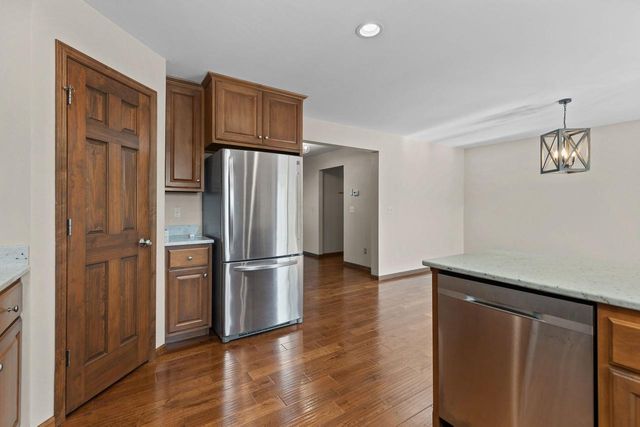 2876 CHRYSTELLA DRIVE, Menasha, WI 54952