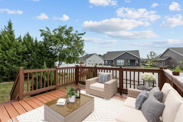 2876 CHRYSTELLA DRIVE, Menasha, WI 54952