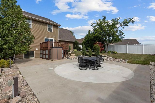 2876 CHRYSTELLA DRIVE, Menasha, WI 54952