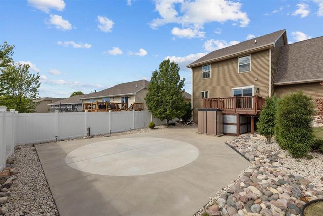2876 CHRYSTELLA DRIVE, Menasha, WI 54952