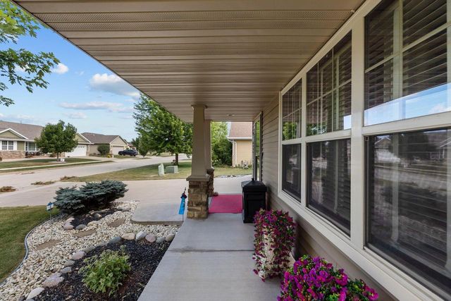 2876 CHRYSTELLA DRIVE, Menasha, WI 54952