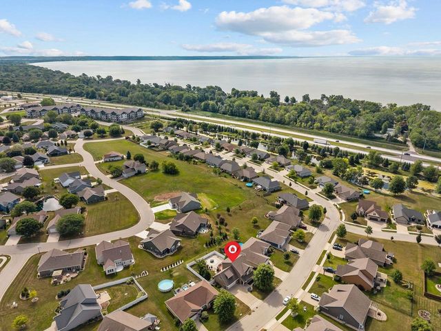 2876 CHRYSTELLA DRIVE, Menasha, WI 54952