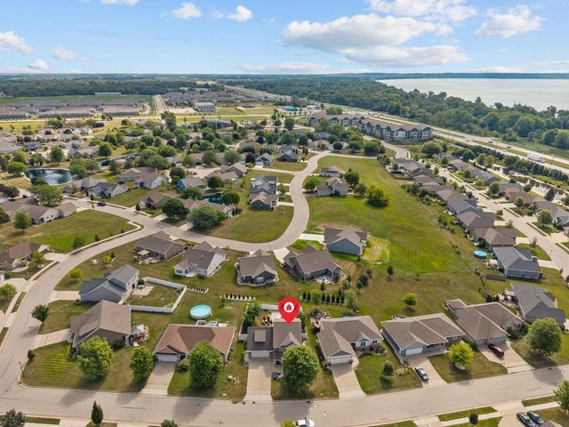 2876 CHRYSTELLA DRIVE, Menasha, WI 54952
