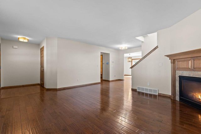2876 CHRYSTELLA DRIVE, Menasha, WI 54952