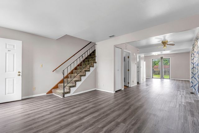 7438 Whitcomb Street, Merrillville, IN 46410